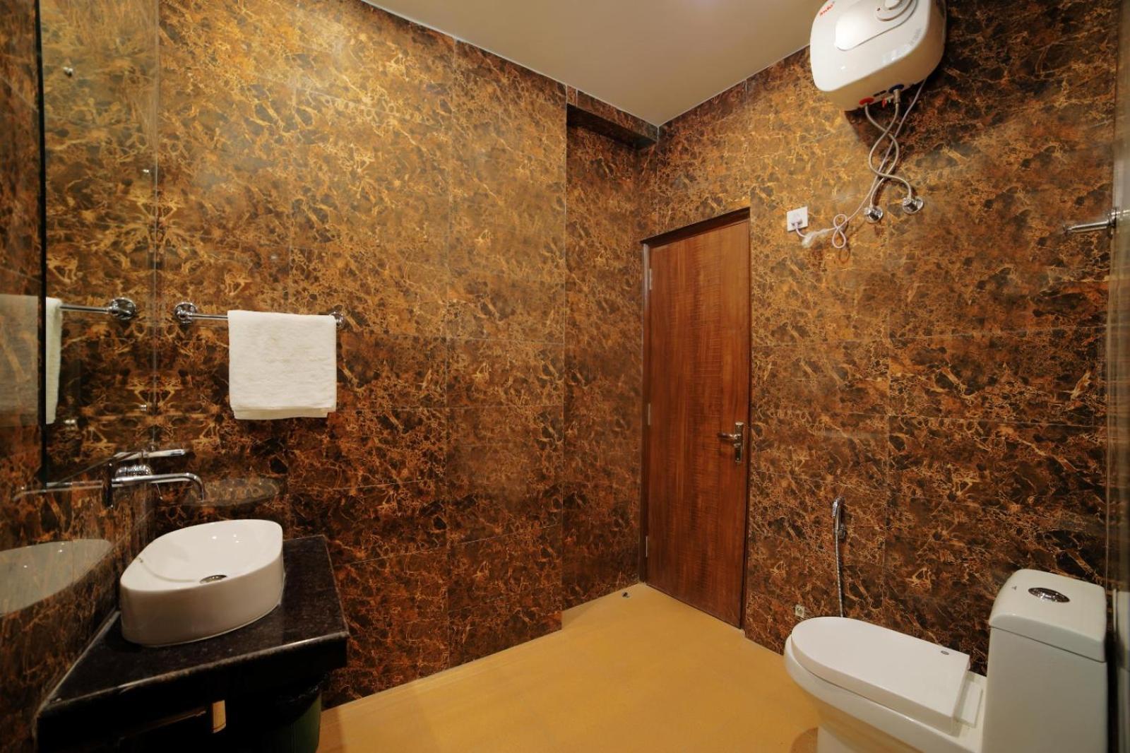 Hotel Peridot Near Igi Delhi Airport Ню Делхи Екстериор снимка
